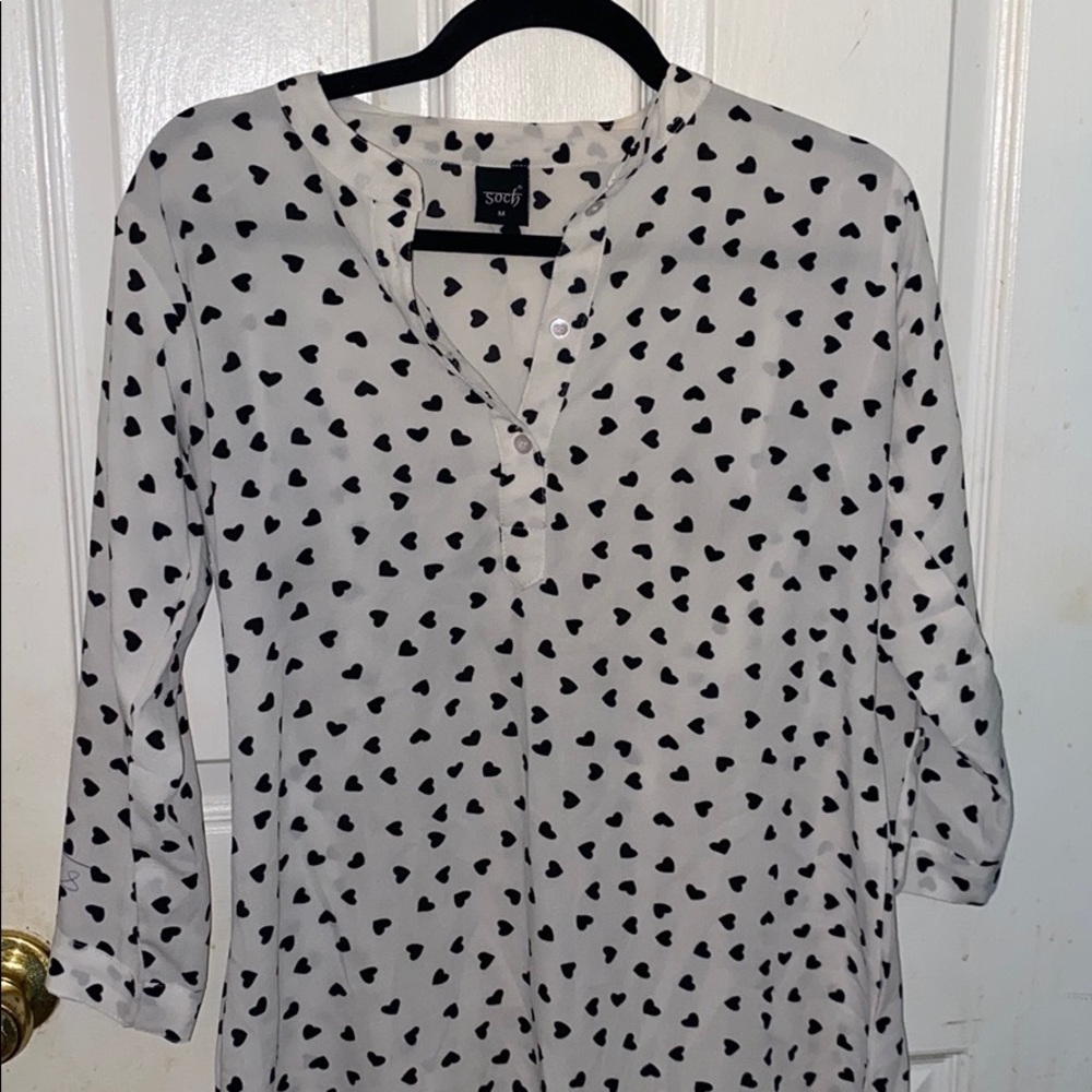 HEART BLACK AND WHITE BLOUSE
